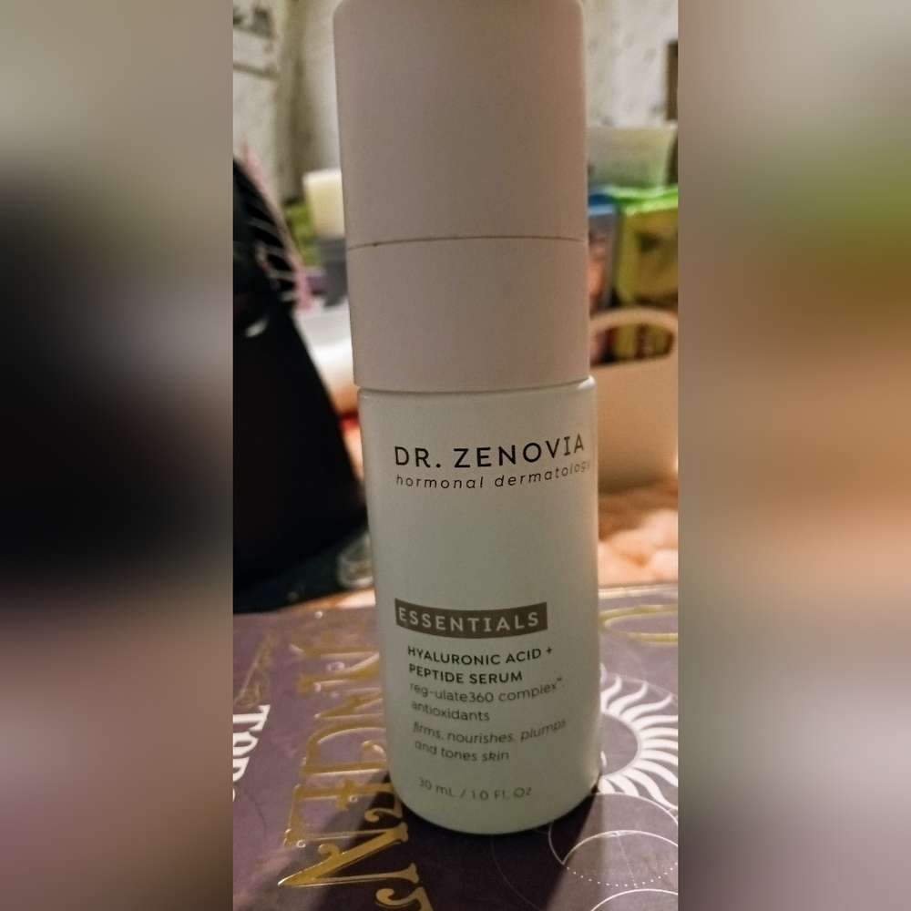 Essentials Hyaluronic Acid + Peptide Serum